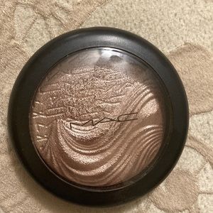 MAC Cosmetics Extra Dimension Mineralize Skinfinish Superb Powder